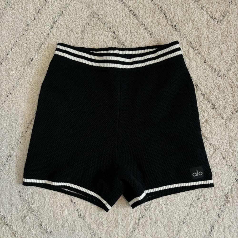 Alo Yoga Tennis Club Sweater Knit Hot Shorts with White Trim